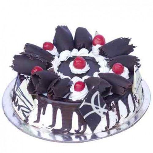 Black Forest Gateau Delivery in Noida