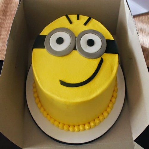Minion Face Cake Delivery in Noida