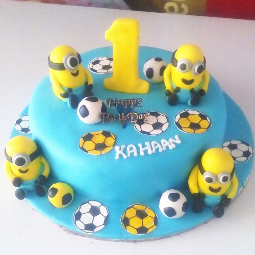 Minions Customized Fondant Cake Delivery in Noida