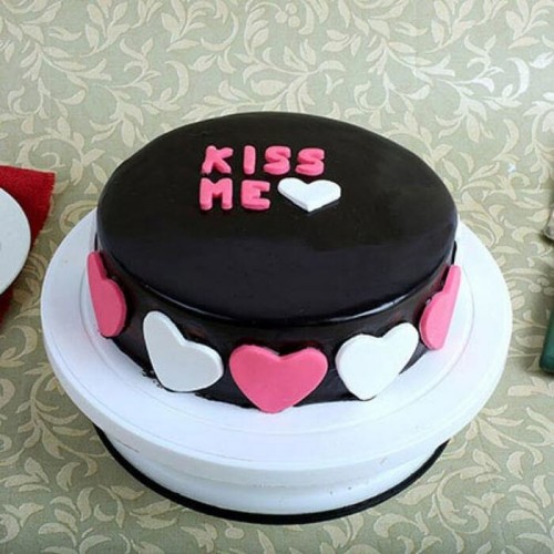 Kiss Me Valentine Cake Delivery in Noida