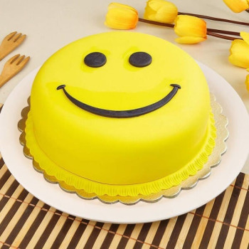 Smiling Face Emoji Fondant Cake Smiling Face Emoji Fondant Cake