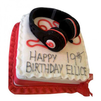 Softy Headphone Fondant Cake