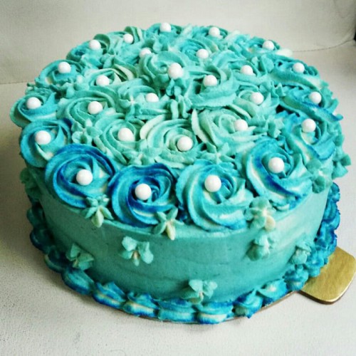 Blue Rose Pineapple Cake Delivery in Noida
