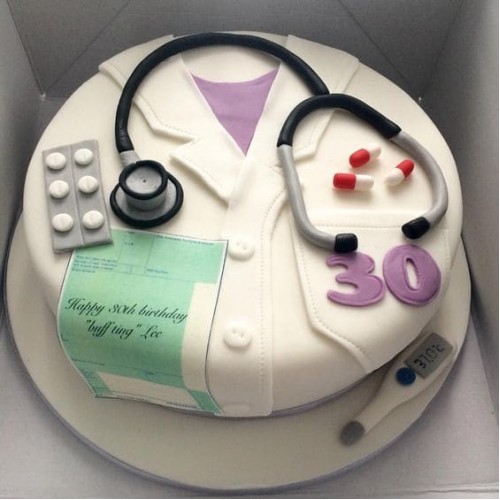 Doctor Kits Customized Cake Delivery in Noida