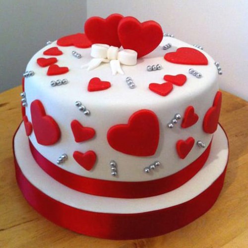 Lady Charmers Romantic Fondant Cake Delivery in Noida