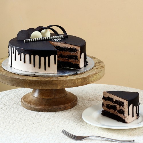 Chocolate Cream Cake Delivery in Noida
