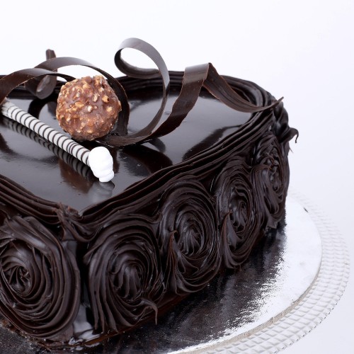 Special Floral Chocolate Cake Delivery in Noida