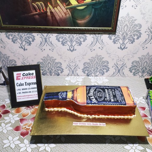 Jack Daniels Whiskey Cake Delivery in Noida