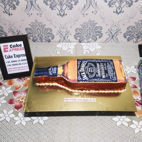 Jack Daniels Whiskey Cake Delivery in Noida