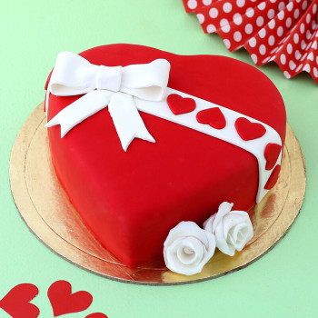Gift Your Heart Fondant Cake Gift Your Heart Fondant Cake