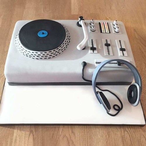 DJ Deck Fondant Cake in Noida