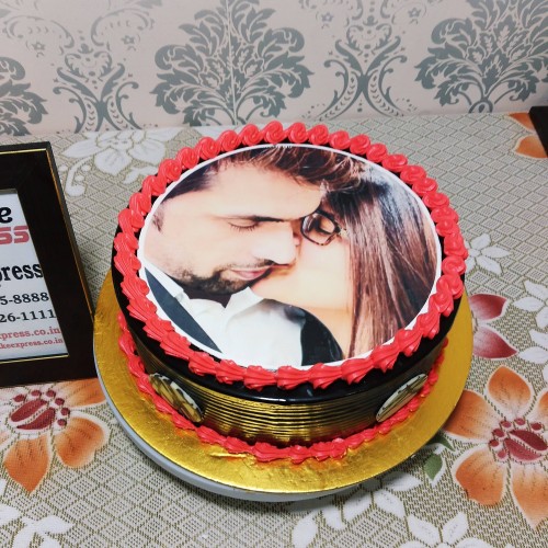 Round Black Forest Photo Cake Delivery in Noida