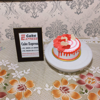 In Love Strawberry Cake In Love Strawberry Cake