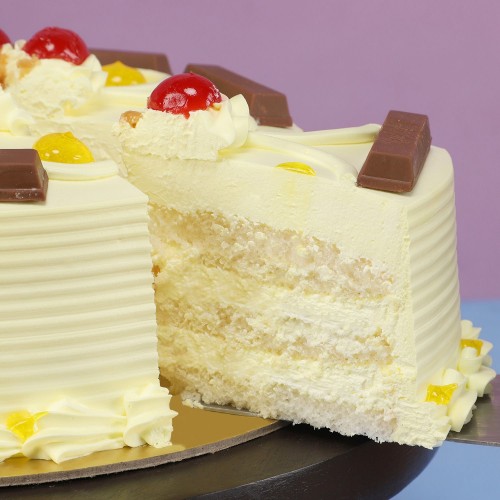 KitKat Butterscotch Cake Delivery in Noida
