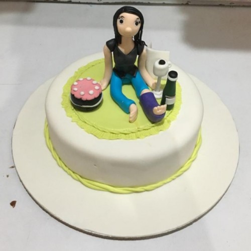 Foodie Girl Customized Cake Delivery in Noida