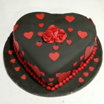 Black & Red Heart Fondant Cake Black & Red Heart Fondant Cake