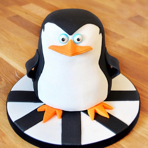 Penguin Designer Fondant Cake Delivery in Noida