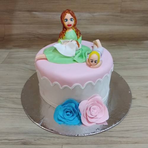 MOM and Kids Theme Fondant Cake Delivery in Noida