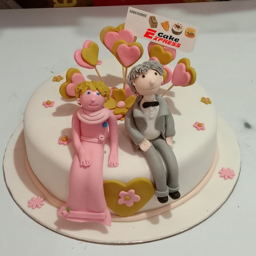 Beautiful Couple Anniversary Cake Delivery in Noida