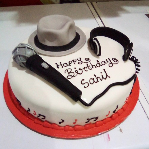 Customized Music Lover Fondant Cake Delivery in Noida