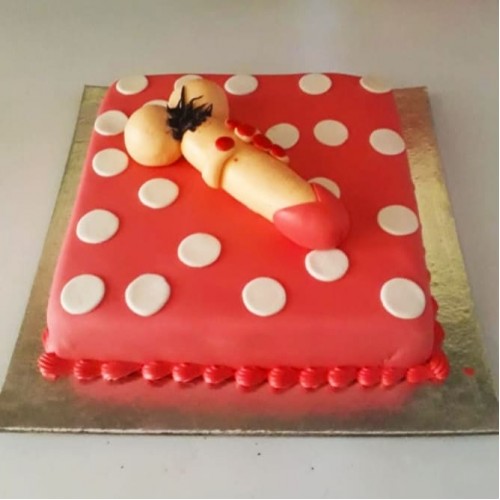 Hen Themed Naughty Cake Delivery in Noida