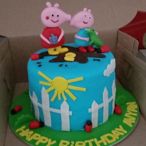 Lovely Peppa Pig Fondant  Cake Delivery in Noida