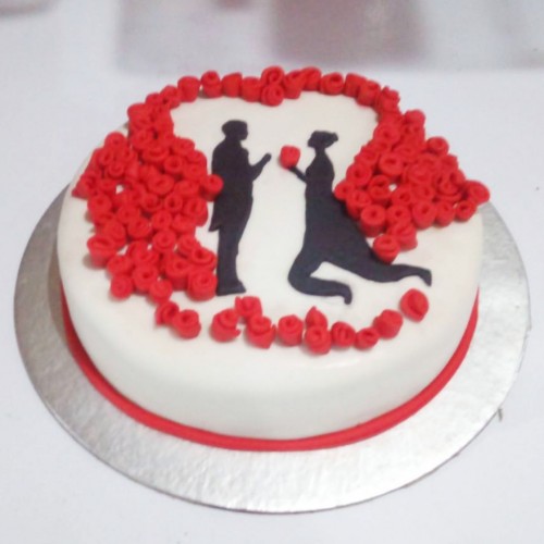 Romantic Couple with Roses Anniversary Cake Delivery in Noida
