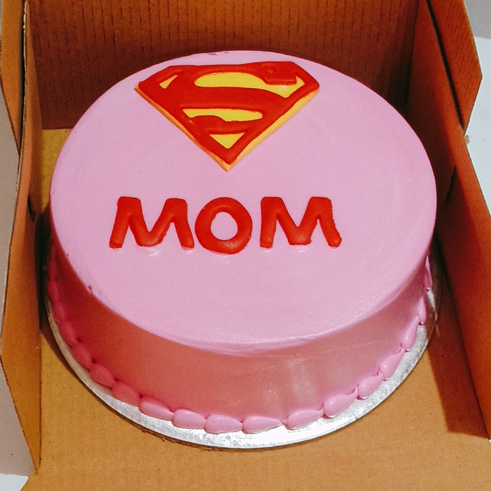 Happy birthday Mama round with engraving - Topper cake